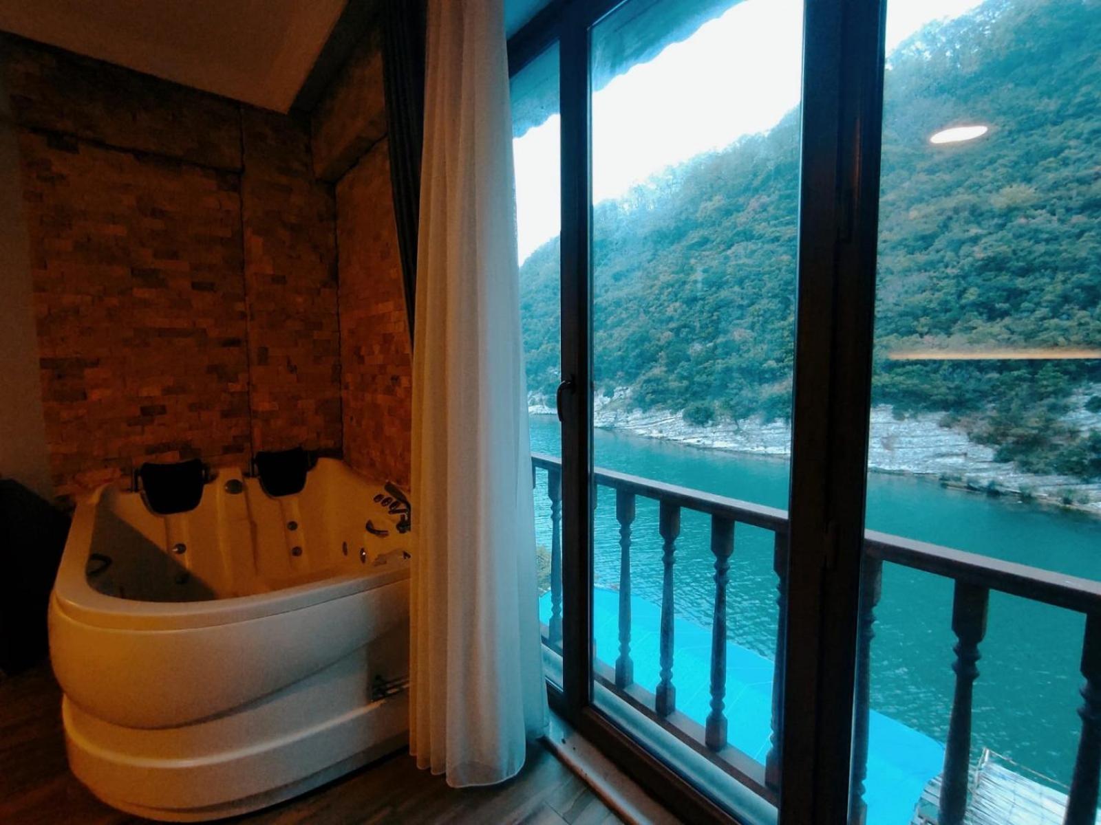 Hill River Hotel 아그바 외부 사진
